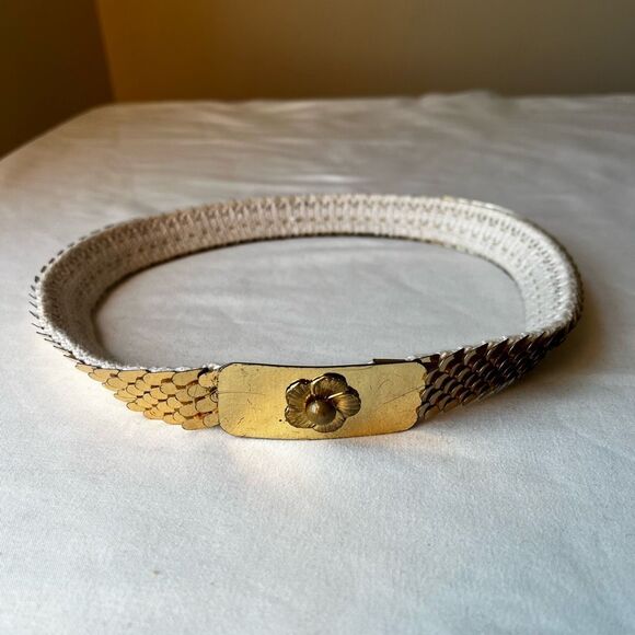 Vintage Gold Metal Stretchy Waist Belt Flower Buckle Boho Disco 70s 80s Small - Picture 1 of 9